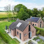 6 - Persoons De Vlaamse Reus 195 *