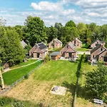 6 - Persoons De Vlaamse Reus 195