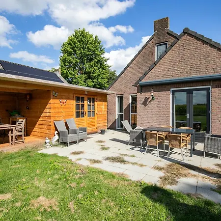 6 - Persoons De Vlaamse Reus 195 Ewijk