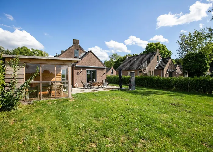 6 - Persoons De Vlaamse Reus 195 Ewijk